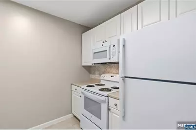 905 River Road 218 #218, Edgewater, NJ 07020 - Photo 10