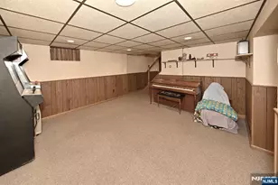 217 Sweetbriar Pl, Paramus, NJ 07652 - Photo 18