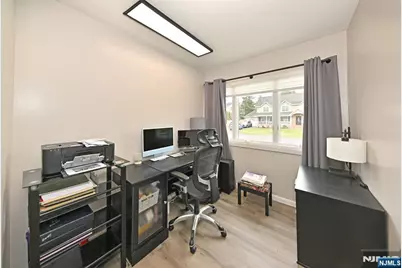 217 Sweetbriar Place, Paramus, NJ 07652 - Photo 10