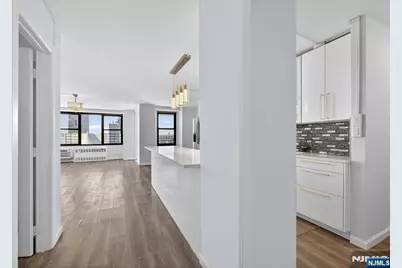 10 Huron Avenue 8J #8J, Jersey City, NJ 07306 - Photo 12