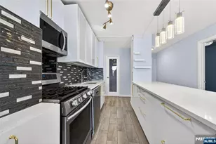 10 Huron Ave 8J, Jersey City, NJ 07306 - Photo 10