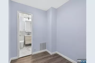 10 Huron Avenue 8J #8J, Jersey City, NJ 07306 - Photo 18