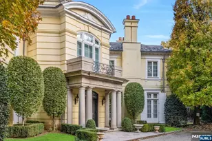 38 Rio Vista Dr, Alpine, NJ 07620 - Photo 2