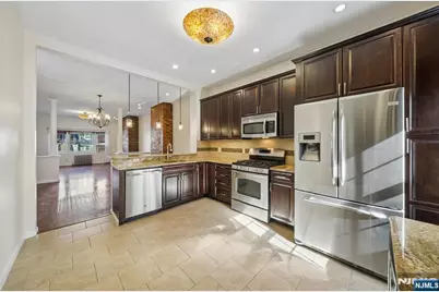 364 New York Avenue 1 #1, Jersey City, NJ 07307 - Photo 6