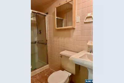 661 Clinton Place, Ridgefield, NJ 07657 - Photo 12