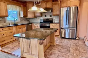 661 Clinton Pl, Ridgefield, NJ 07657 - Photo 2