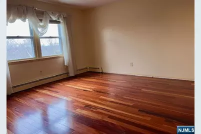 661 Clinton Place, Ridgefield, NJ 07657 - Photo 8