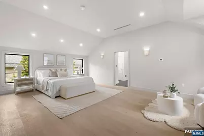 320 Spencer Place, Paramus, NJ 07652 - Photo 12