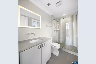 111 Demarest Avenue, Englewood Cliffs, NJ 07632 - Photo 18