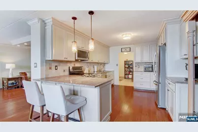 250 Gorge Road 28D #28D, Cliffside Park, NJ 07010 - Photo 6