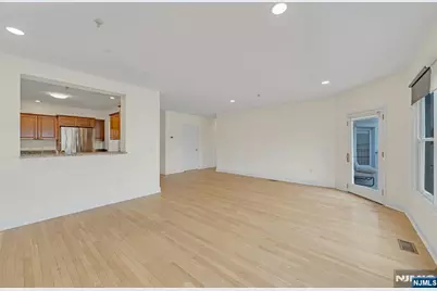 118 The Promenade, Edgewater, NJ 07020 - Photo 4