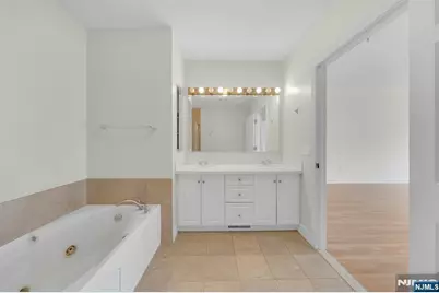 118 The Promenade, Edgewater, NJ 07020 - Photo 16