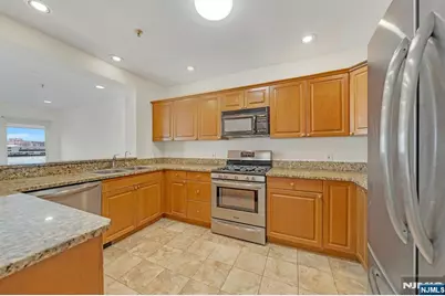 118 The Promenade, Edgewater, NJ 07020 - Photo 8