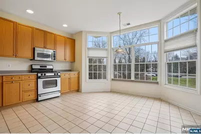 204 Edmonton Court 67 #67, Livingston, NJ 07039 - Photo 12