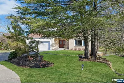 42-08 Cosgrove Court, Fair Lawn, NJ 07410 - Photo 6