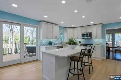 42-08 Cosgrove Court, Fair Lawn, NJ 07410 - Photo 16