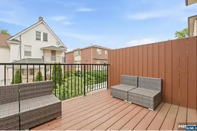 391 Lincoln Avenue, Cliffside Park, NJ 07010 - Photo 6