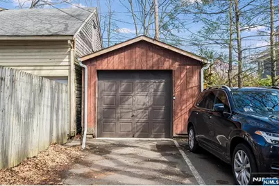 41 Montague Place C0002 #C0002, Montclair, NJ 07042 - Photo 32