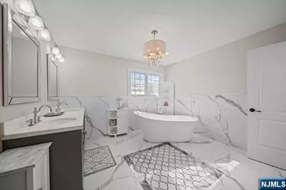 160 Lawrence Drive, Paramus, NJ 07652 - Photo 26