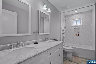 160 Lawrence Dr, Paramus, NJ 07652 - Photo 30