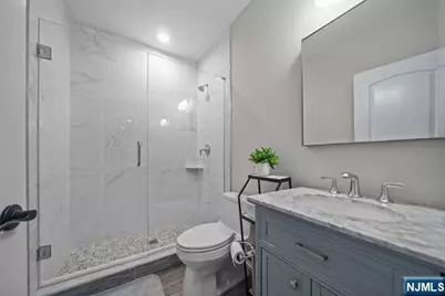 160 Lawrence Drive, Paramus, NJ 07652 - Photo 42