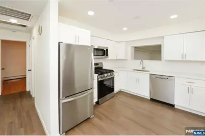 60 Poplar Avenue, Hackensack, NJ 07601 - Photo 2