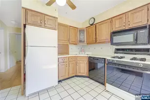 340 Kipp, Elmwood Park, NJ 07407 - Photo 10