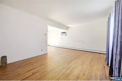 340 Kipp, Elmwood Park, NJ 07407 - Photo 4