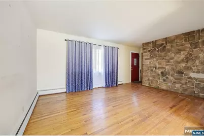 340 Kipp, Elmwood Park, NJ 07407 - Photo 6