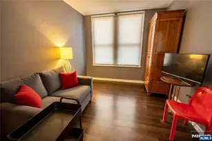 130 Kensington Dr, Fort Lee, NJ 07024 - Photo 20