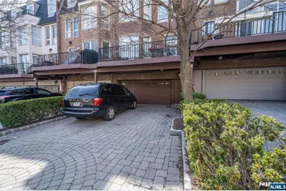130 Kensington Drive, Fort Lee, NJ 07024 - Photo 44