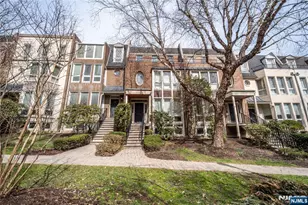 130 Kensington Dr, Fort Lee, NJ 07024 - Photo 6