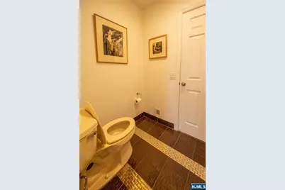 130 Kensington Drive, Fort Lee, NJ 07024 - Photo 38