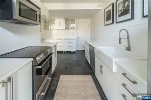 130 Kensington Dr, Fort Lee, NJ 07024 - Photo 14