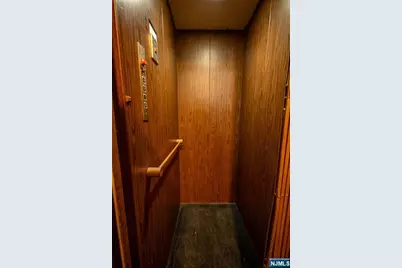 130 Kensington Drive, Fort Lee, NJ 07024 - Photo 18