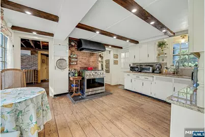 401 Wearimus Road, Ho Ho Kus, NJ 07423 - Photo 10