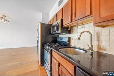 4 Horizon Road 1210 #1210, Fort Lee, NJ 07024 - Photo 8