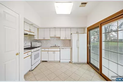 118 Cambridge Drive 1067 #1067, Nutley, NJ 07110 - Photo 12