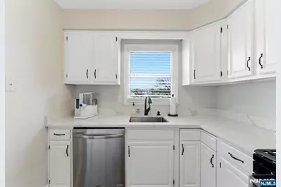 779 Riverside Avenue 201 #201, Lyndhurst Township, NJ 07071 - Photo 18