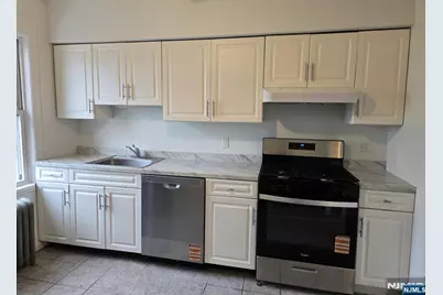 508 Broad Avenue 2Fl Residenc #2FL Residenc, Ridgefield, NJ 07657 - Photo 10