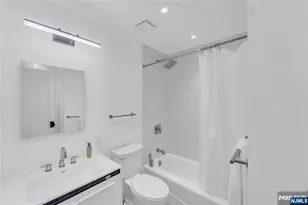 101 Shearwater Ct 25, Jersey City, NJ 07305 - Photo 20