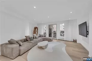 101 Shearwater Ct 25, Jersey City, NJ 07305 - Photo 4