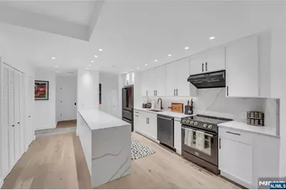 101 Shearwater Court 25 #25, Jersey City, NJ 07305 - Photo 8