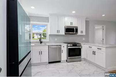 86 Howland Avenue, Teaneck Township, NJ 07666 - Photo 8