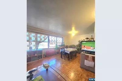 2352 Linwood Avenue 4H #4H, Fort Lee, NJ 07024 - Photo 6