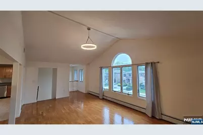 755 Edgewater Avenue 2 #2, Ridgefield, NJ 07657 - Photo 4