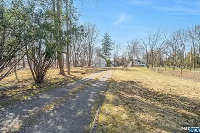 510 W Saddle River Road, Ridgewood, NJ 07450 - Photo 2