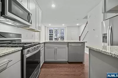 70 Leahy Drive, Wood Ridge, NJ 07075 - Photo 10