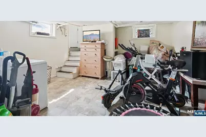 70 Delford Avenue, Bergenfield, NJ 07621 - Photo 16