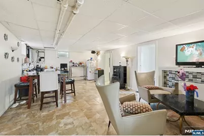 70 Delford Avenue, Bergenfield, NJ 07621 - Photo 18